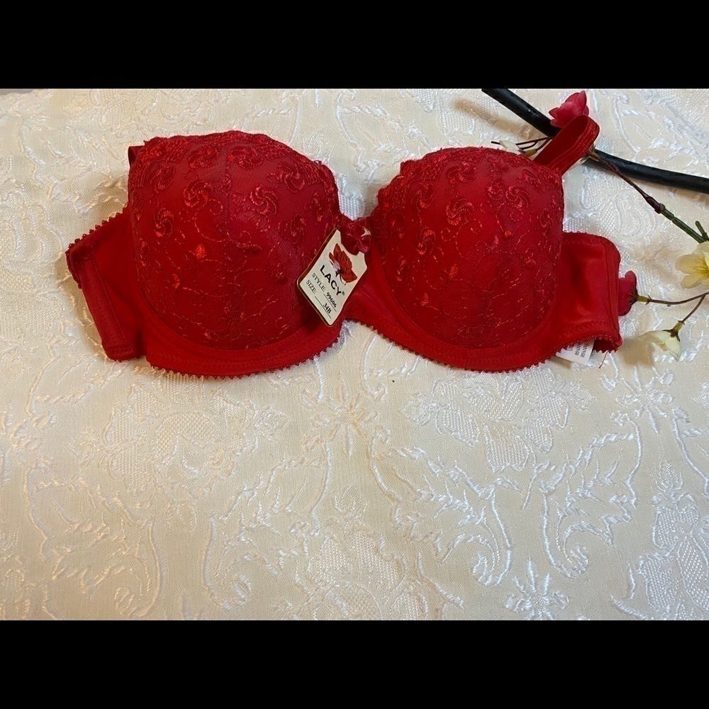🥀Lacy full cup lace push up Bra Size 34:B